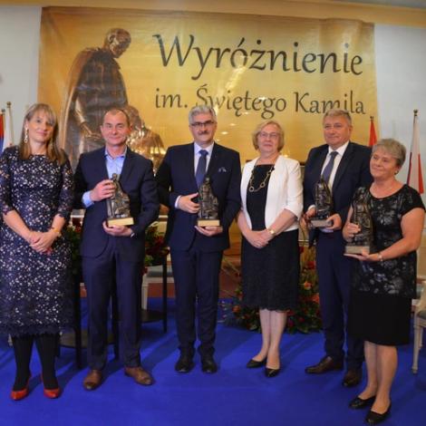 zdjęcie grupowe przedstawicieli miasta Zabrze i wyróżnionych